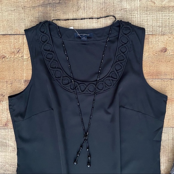 Black Silky Tank, Detailed Neckline by Banana Republic - Picture 2 of 7